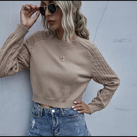 🎉🎉HP!🎉🎉The JULIA Open Back Sweater-LAST ONE ☝️ - Picture 2 of 6